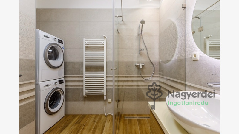 Debrecen, Belváros, Lakás, tégla lakás  