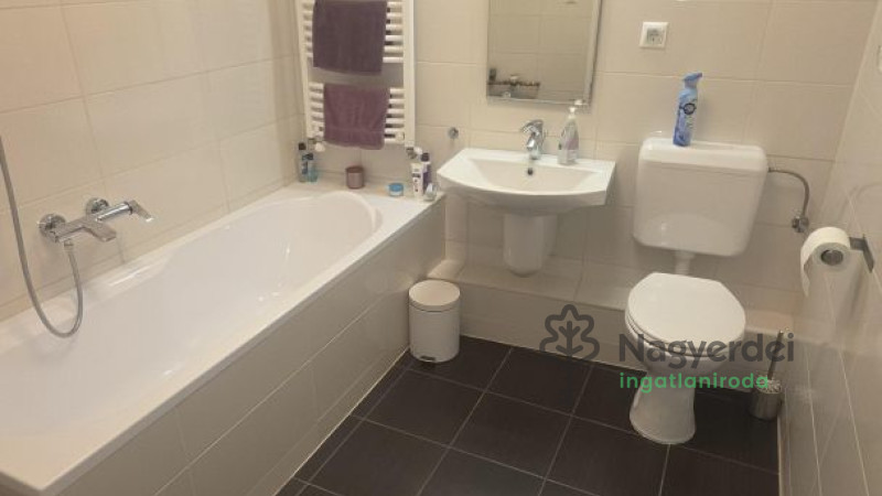 Debrecen, Belváros, Lakás, tégla lakás  