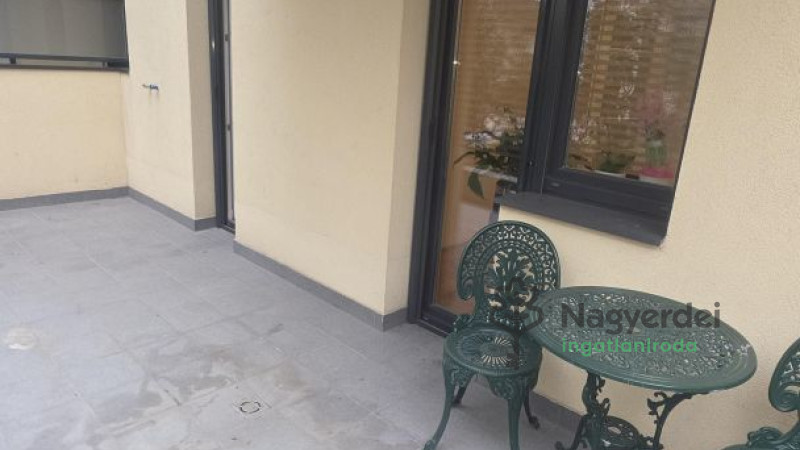 Debrecen, Belváros, Lakás, tégla lakás  