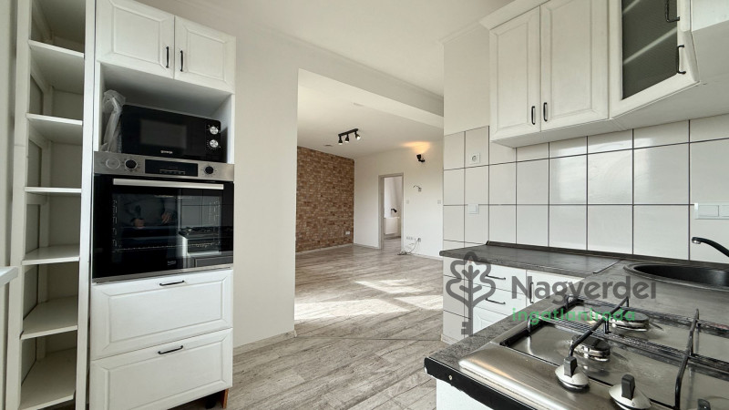 Debrecen, Belváros, Lakás, tégla lakás  