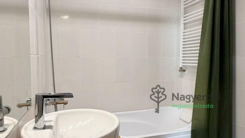 Debrecen, Belváros, Lakás, tégla lakás  