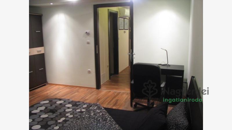 Debrecen, Óváros, Lakás, tégla lakás  