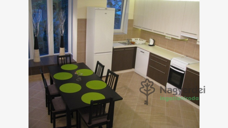 Debrecen, Óváros, Lakás, tégla lakás  