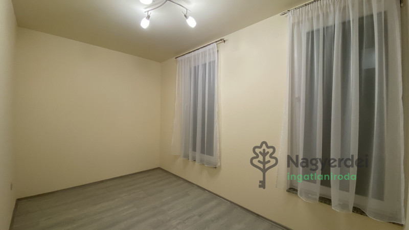 Debrecen, Belváros, Lakás, tégla lakás  