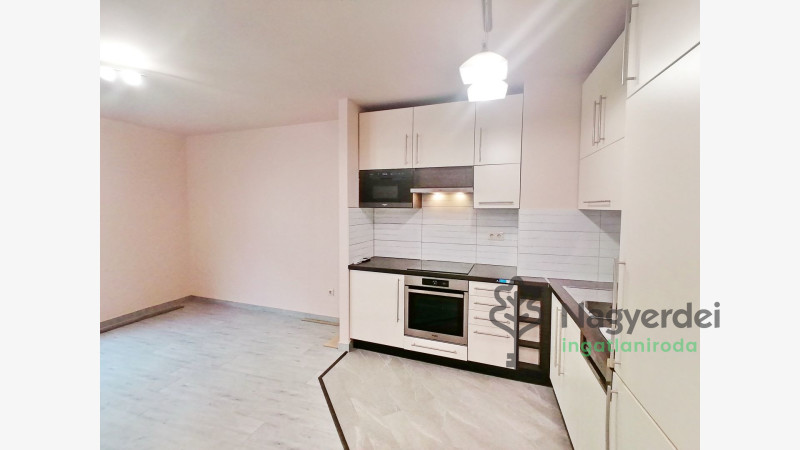 Debrecen, Belváros, Lakás, tégla lakás  