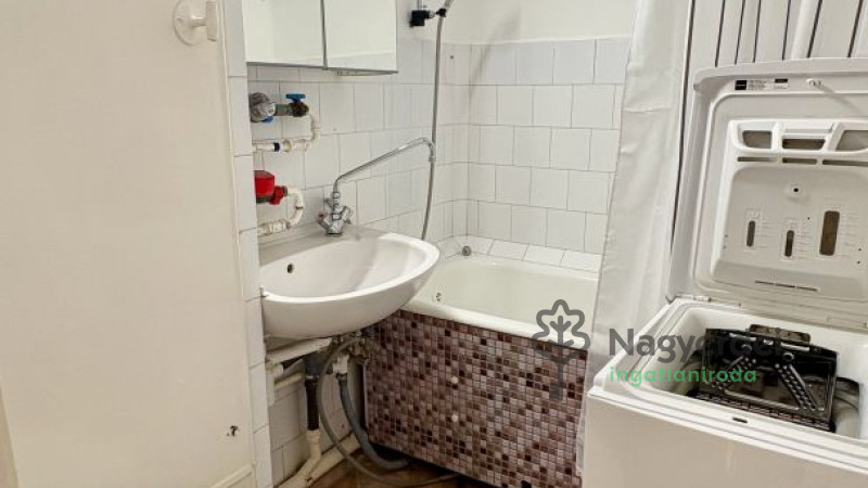 Debrecen, Egyetemváros, Lakás, tégla lakás  