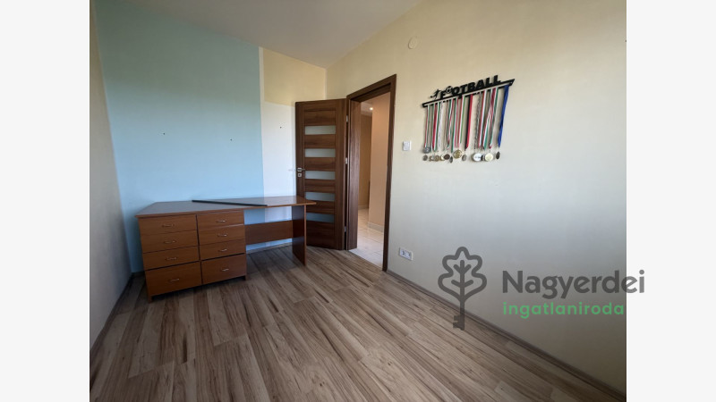 Debrecen, Szentlászlófalva, Lakás, panel lakás  