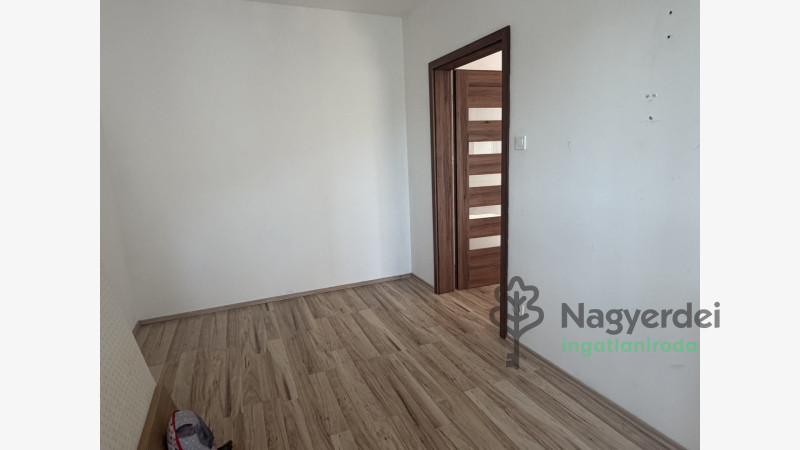 Debrecen, Szentlászlófalva, Lakás, panel lakás  