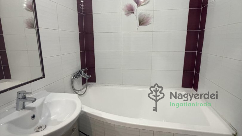 Debrecen, Szentlászlófalva, Lakás, panel lakás  