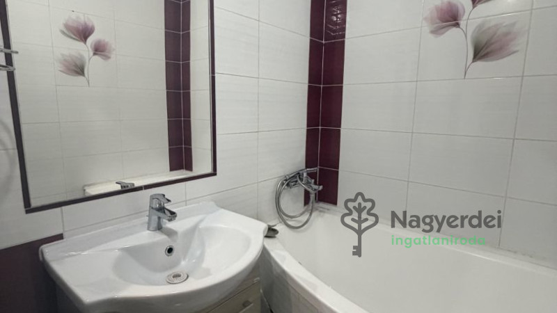 Debrecen, Szentlászlófalva, Lakás, panel lakás  