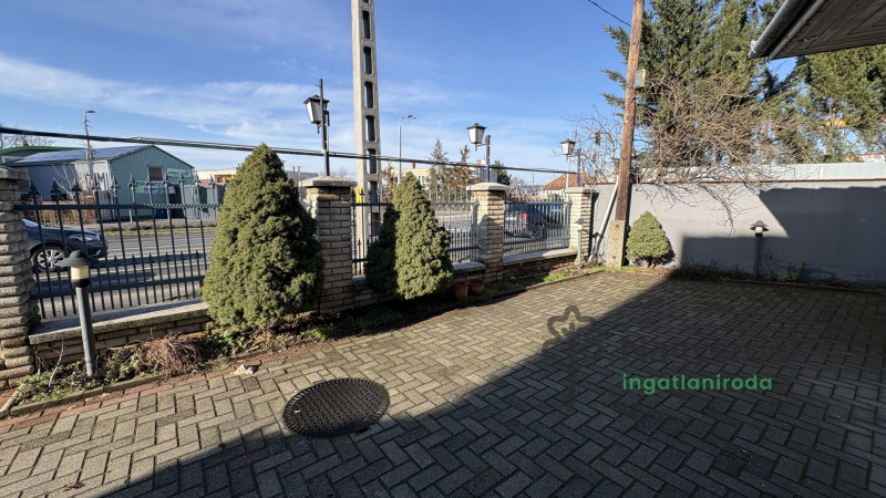 Debrecen, Júliatelep, Kereskedelmi ingatlan, vendéglő  