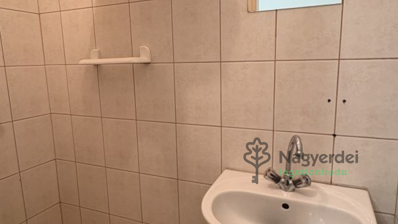 Debrecen, Júliatelep, Kereskedelmi ingatlan, vendéglő  