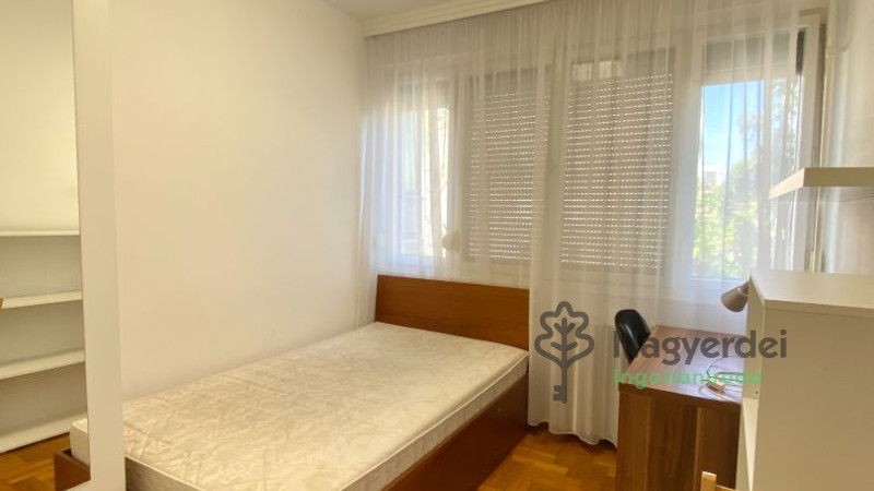 Debrecen, Sestakert, Lakás, csúsztatott zsalus  