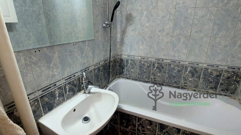 Debrecen, Vénkert, Lakás, panel lakás  