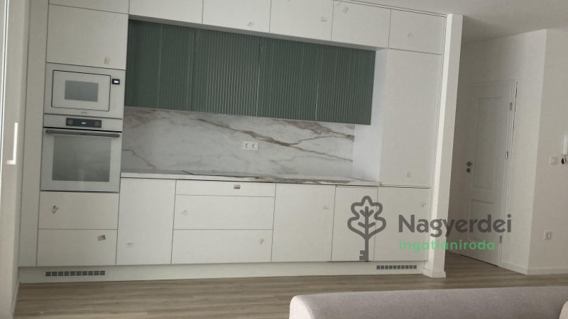 Debrecen, Miklóskapu, Lakás, tégla lakás  