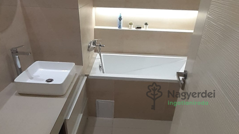 Debrecen, Belváros, Lakás, tégla lakás  