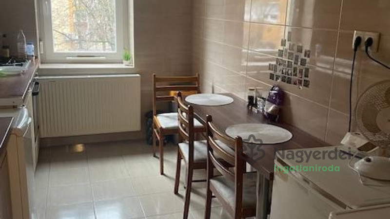 Debrecen, Sestakert, Lakás, szoba  