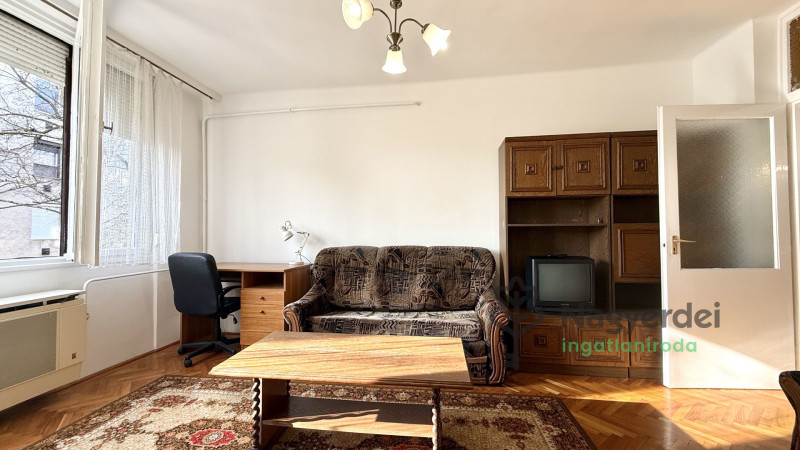 Debrecen, Nagyerdő, Lakás, tégla lakás  