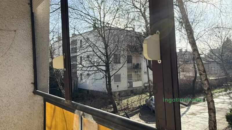 Debrecen, Nagyerdő, Lakás, tégla lakás  