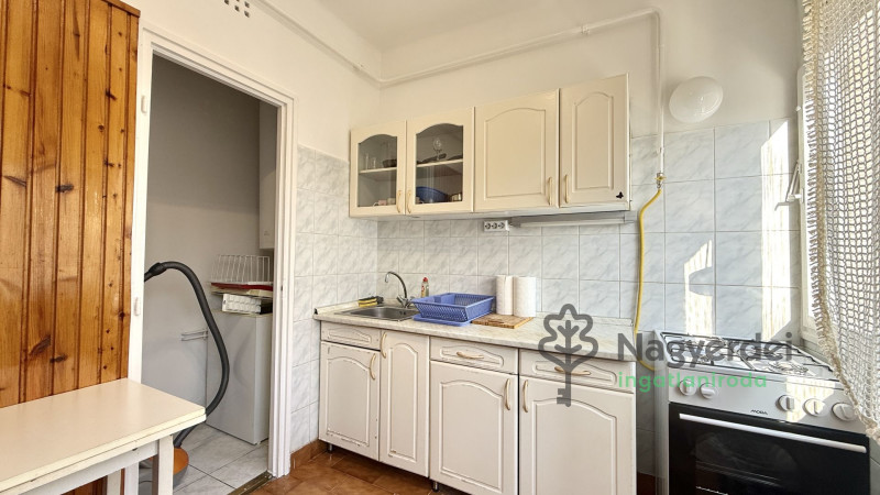 Debrecen, Nagyerdő, Lakás, tégla lakás  