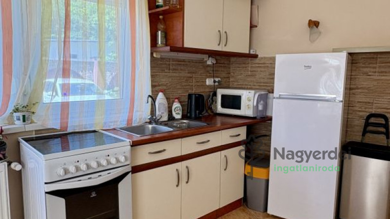 Debrecen, Újkert, Lakás, tégla lakás  