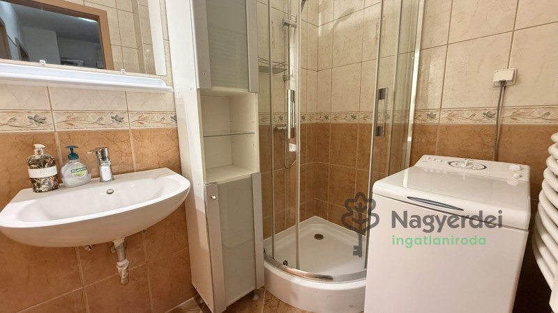 Debrecen, Sestakert, Lakás, tégla lakás  