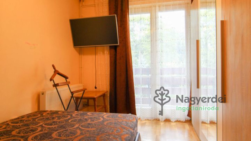 Debrecen, Nagyerdő, Lakás, tégla lakás  