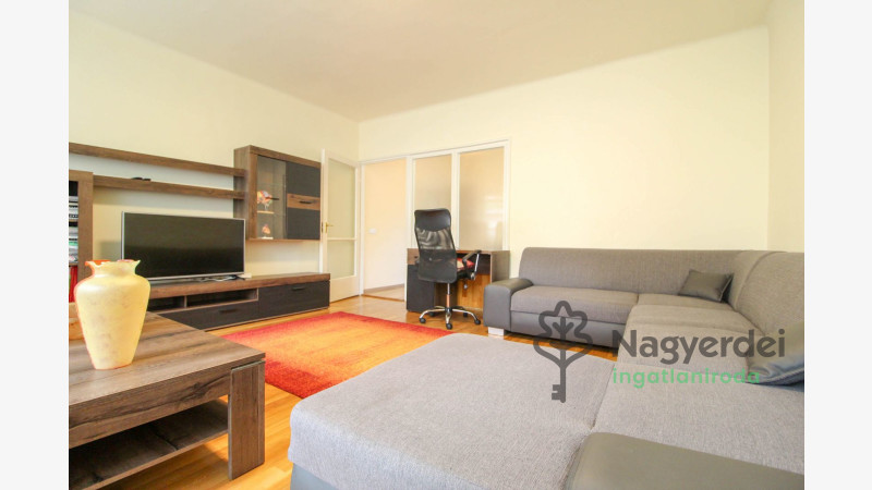 Debrecen, Nagyerdő, Lakás, tégla lakás  
