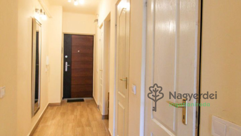 Debrecen, Nagyerdő, Lakás, tégla lakás  