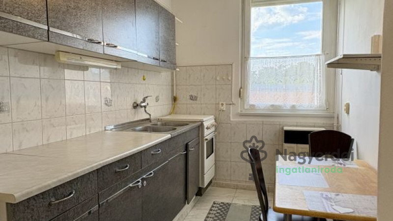 Debrecen, Libakert, Lakás, tégla lakás  