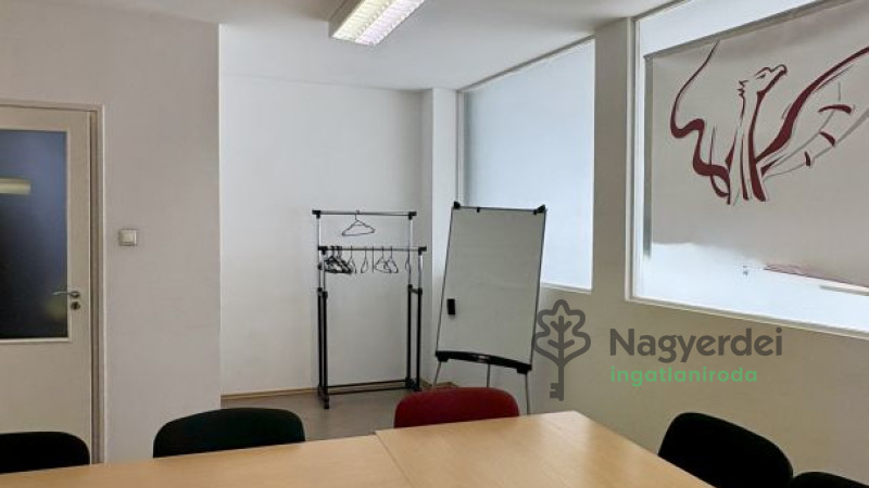 Debrecen, Belváros, Iroda, irodaházban  