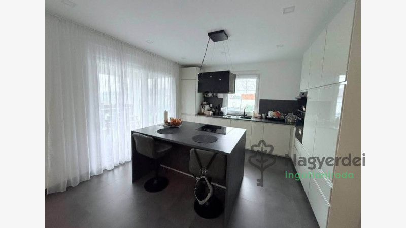 Hajdúsámson, Ház, családi ház  