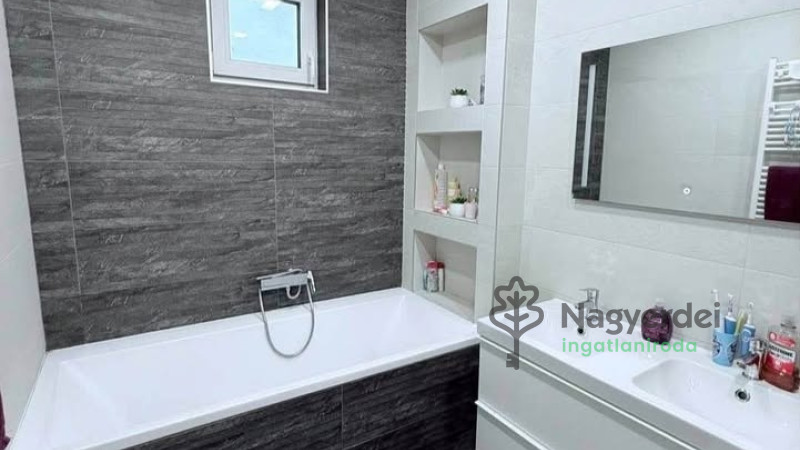 Hajdúsámson, Ház, családi ház  