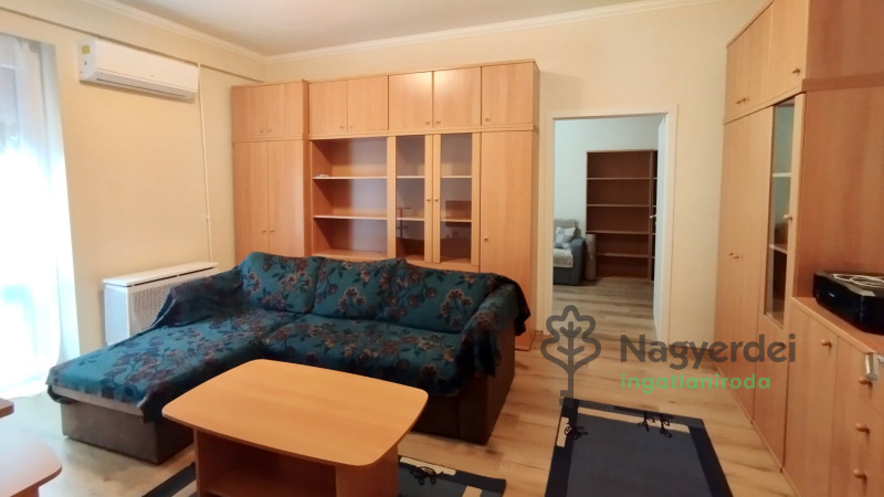 Debrecen, Nagyerdőalja, Lakás, tégla lakás  