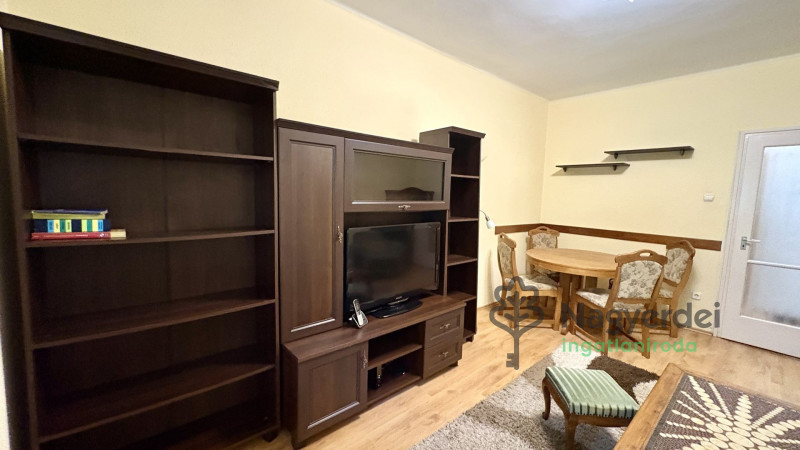 Debrecen, Nagyerdőalja, Lakás, tégla lakás  