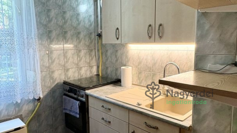 Debrecen, Nagyerdőalja, Lakás, tégla lakás  