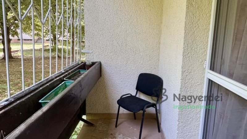 Debrecen, Nagyerdőalja, Lakás, tégla lakás  