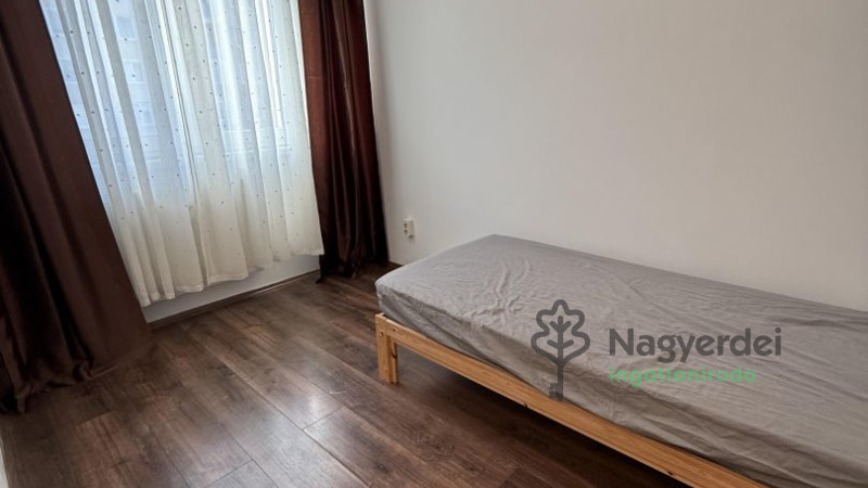 Debrecen, Burgundia, Lakás, panel lakás  