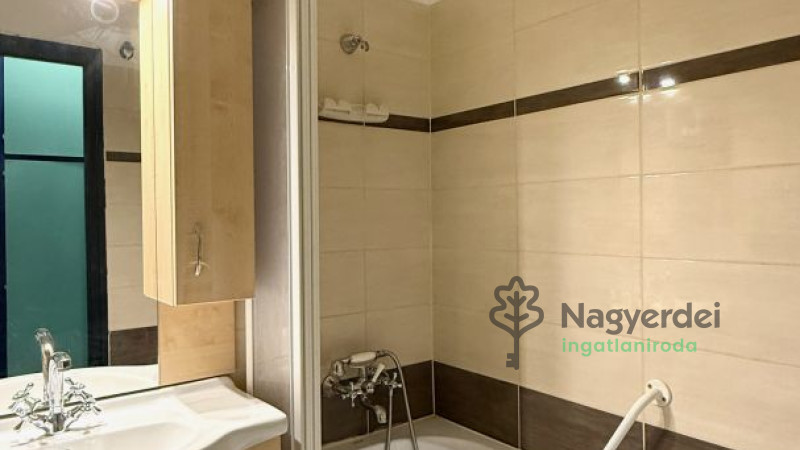 Debrecen, Libakert, Lakás, tégla lakás  