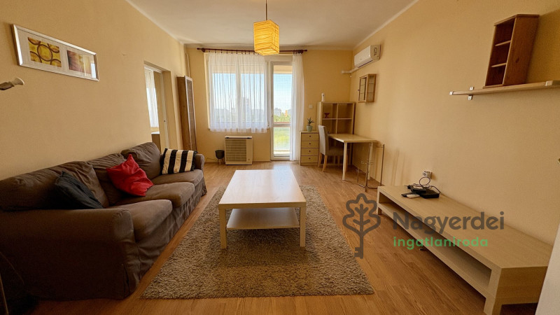 Debrecen, Nagyerdő, Lakás, tégla lakás  