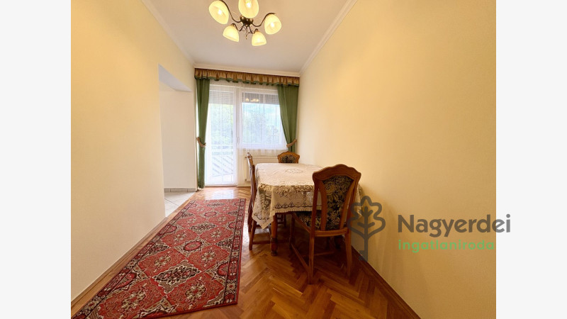 Debrecen, Nagyerdő, Lakás, tégla lakás  