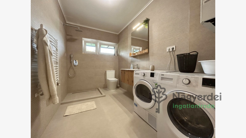 Debrecen, Dobozikert, Lakás, tégla lakás  