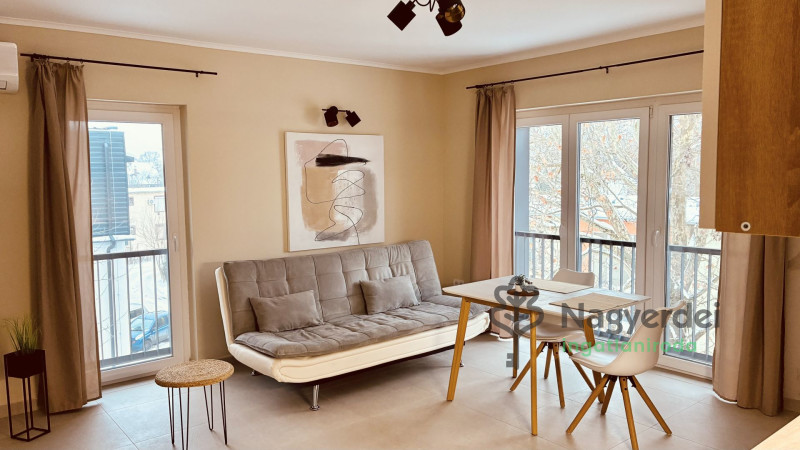 Debrecen, Dobozikert, Lakás, tégla lakás  