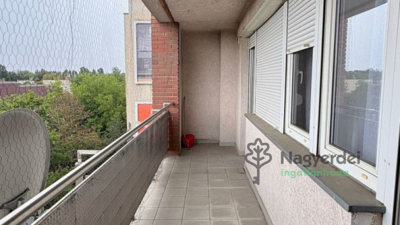 Debrecen, Nagyerdő, Lakás, tégla lakás  