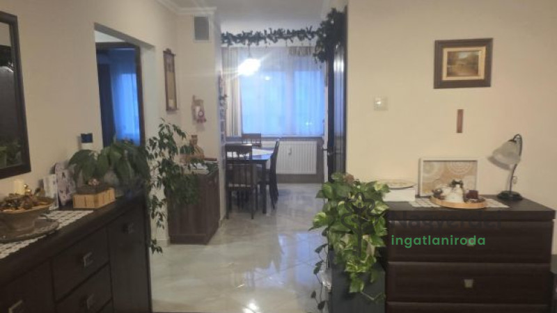 Debrecen, Egyetemváros, Lakás, csúsztatott zsalus  