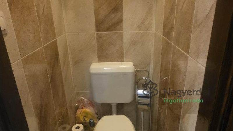 Debrecen, Egyetemváros, Lakás, csúsztatott zsalus  