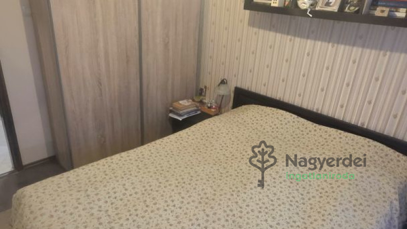 Debrecen, Egyetemváros, Lakás, csúsztatott zsalus  