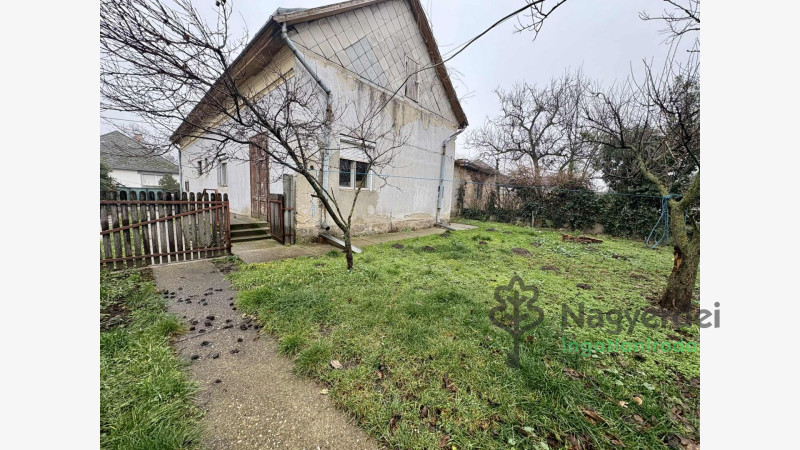 Hajdúhadház, Ház, családi ház  