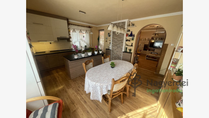 Debrecen, Lencztelep, Ház, családi ház  