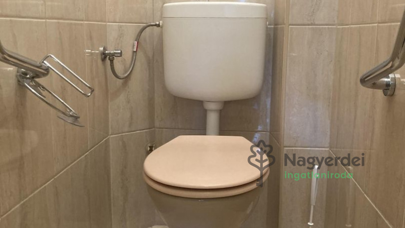 Debrecen, Egyetemváros, Lakás, tégla lakás  